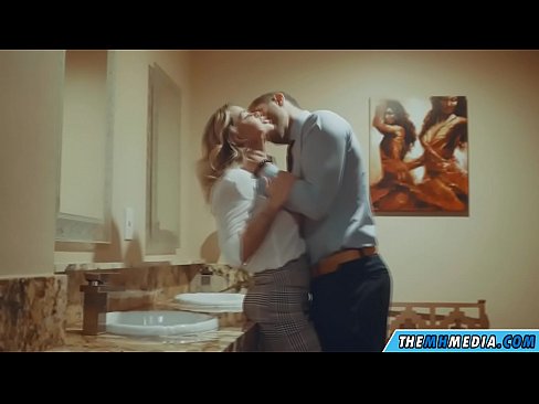 ❤️ Калі грудастая бландынка спакушае цябе ў грамадскім туалете Сэкс на be.truedating.top ❌️
